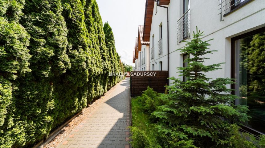 Komfortowe, zadbane 3 pokoje z tarasem i ogródkiem miniaturka 40