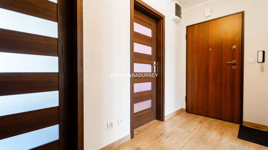 Komfortowy apartament 3 pok. z parkingiem gratis miniaturka 14