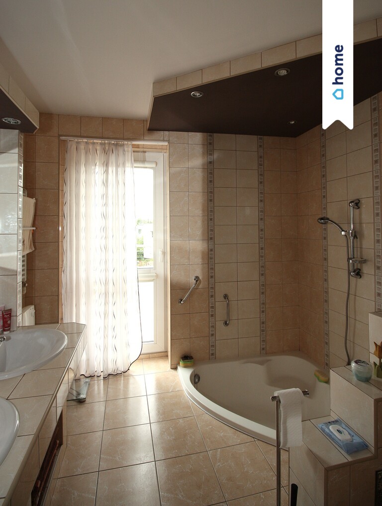 Przestronny i funkcjonalny dom 330 m2 miniaturka 3