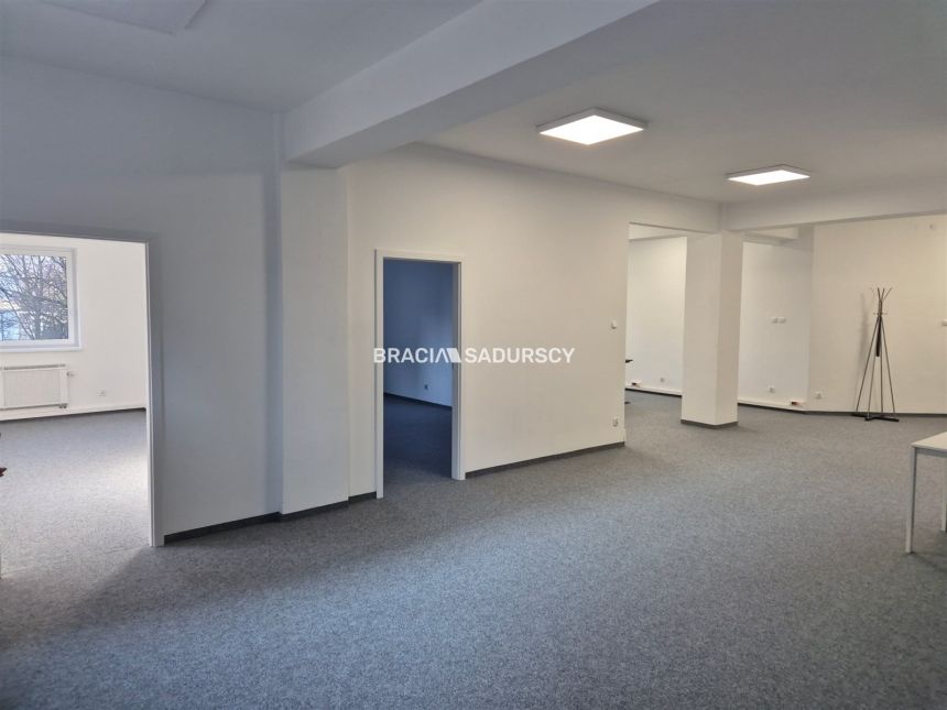 150m2 w biurowcu,ok. ul. Mogilskiej miniaturka 2