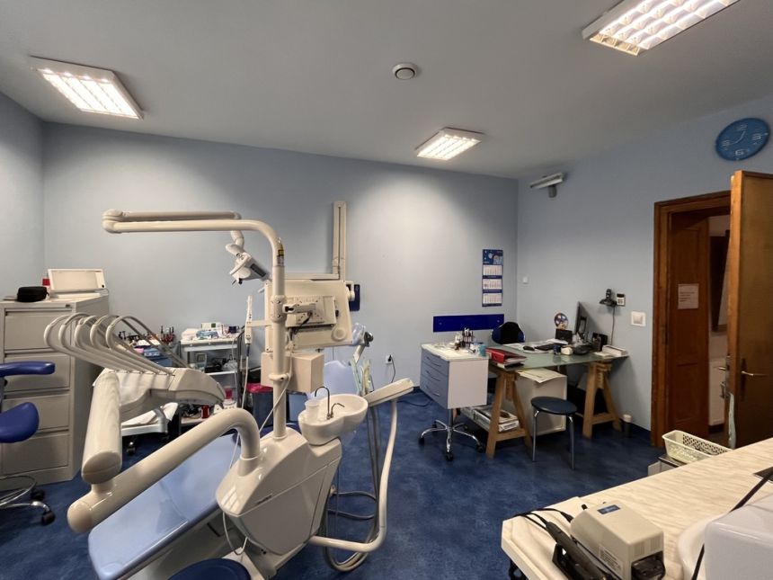 Sprzedam lub wynajmę gabinet stomatologiczny 101m2 miniaturka 5