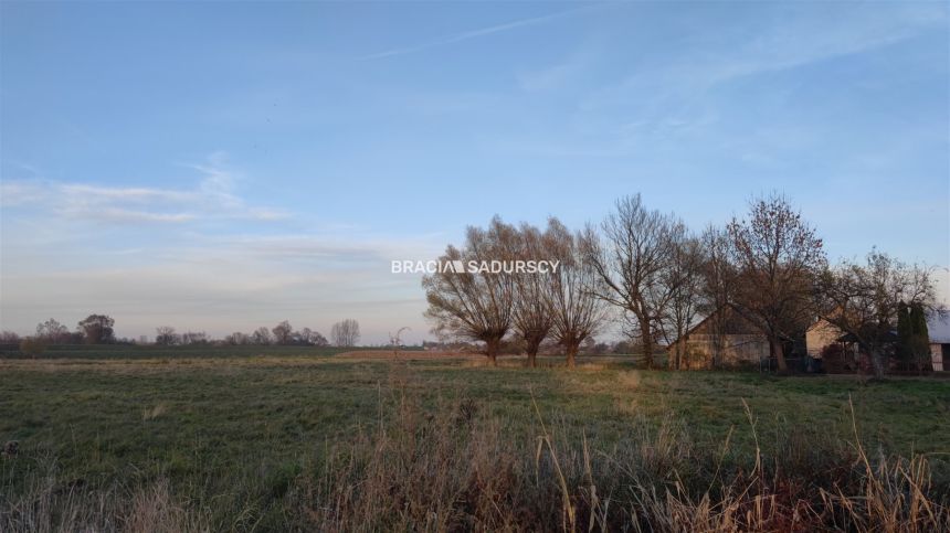 Działka budowlano-rolna o pow. 1900 m2 - zdjęcie 1