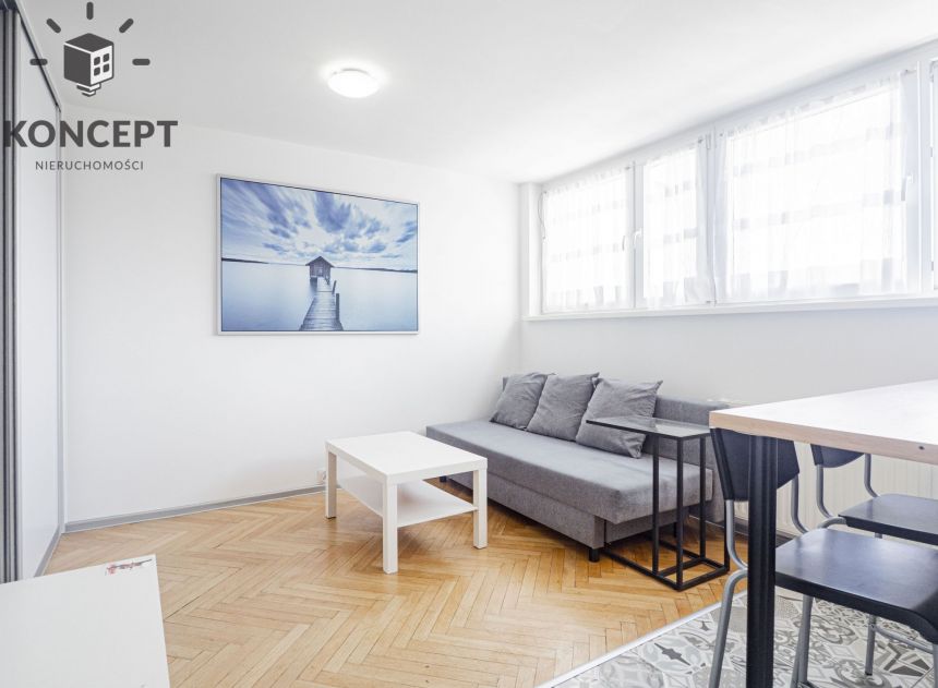 Kawalerka w ścisłym centrum – pl. Nowy Targ - zdjęcie 1