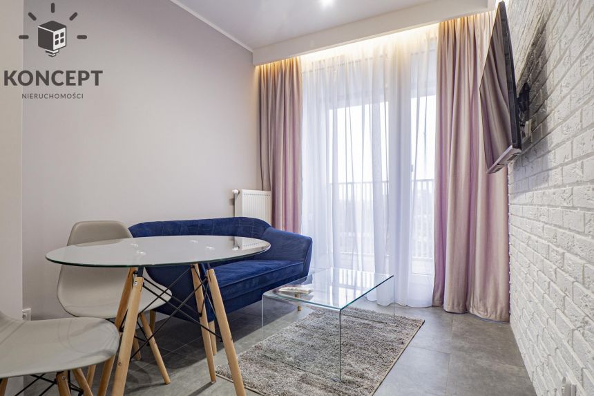 2 pokoje z balkonem i garażem w Centrum miniaturka 1