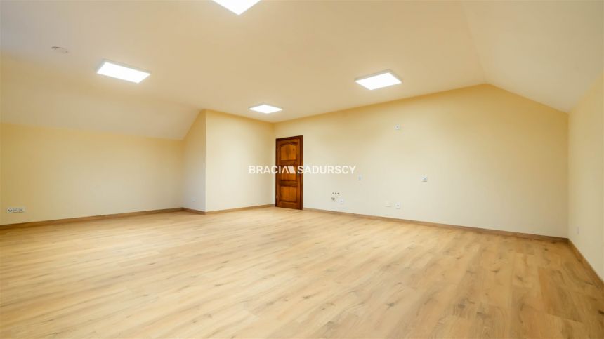 Wysoki standard, ponad 300 m2, 12,5 arowa działka miniaturka 38