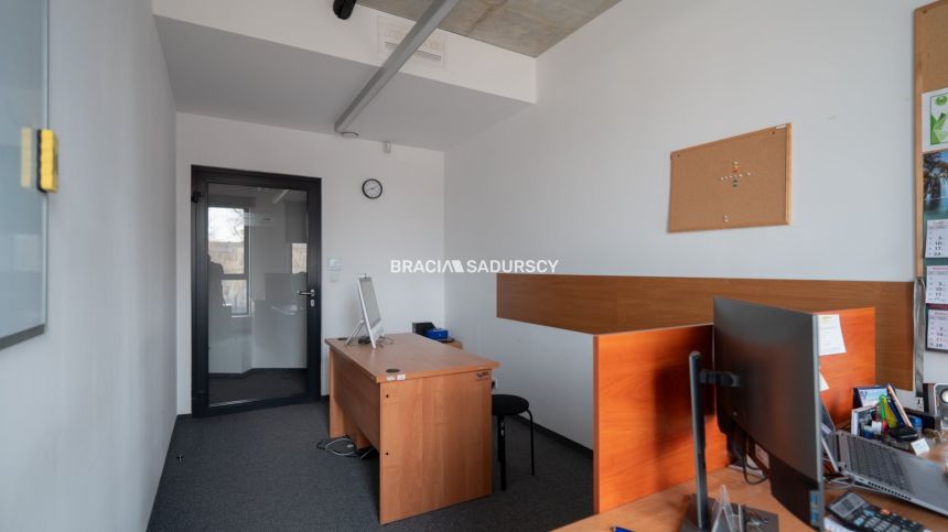 Lokal biurowo-magazynowy, 299m2, winda, dwa piętra miniaturka 21
