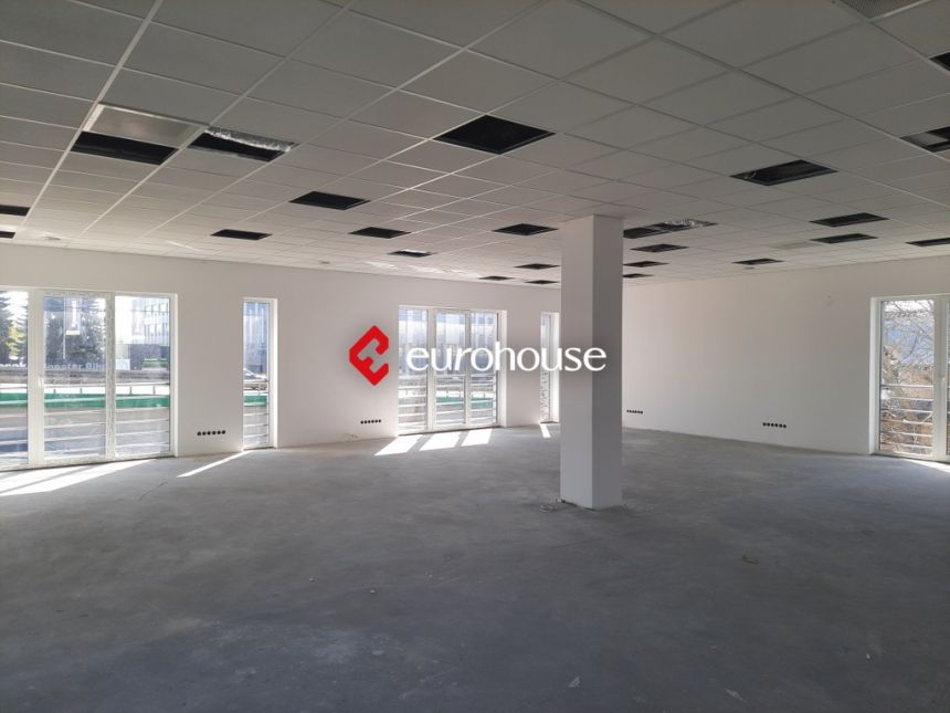 Lokal usługowo/handlowy/biurowy 1300 m2 przy głównej trasie miniaturka 4