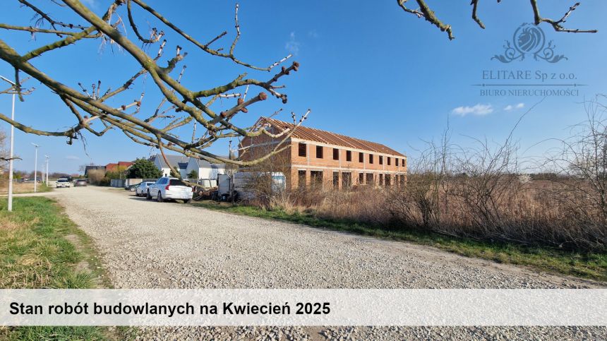 DOM szereg środkowy 102,50m2 z działką 148m2m2, Iwiny Siechnice - zdjęcie 1