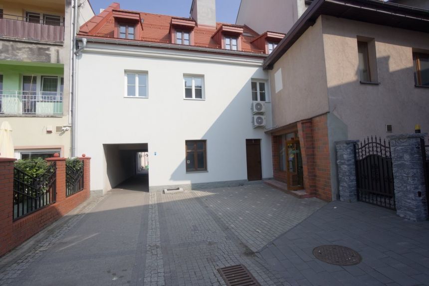 Lokal z witryną na Rynku w wyremontowanej kamienic miniaturka 3