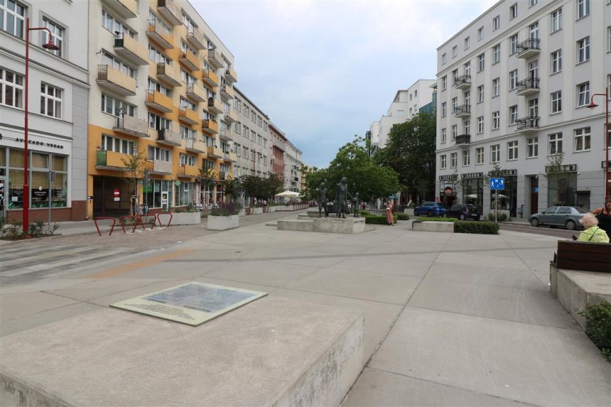 Pokój biurowy w samym sercu Gdyni 15m2 -1100zł-! miniaturka 2