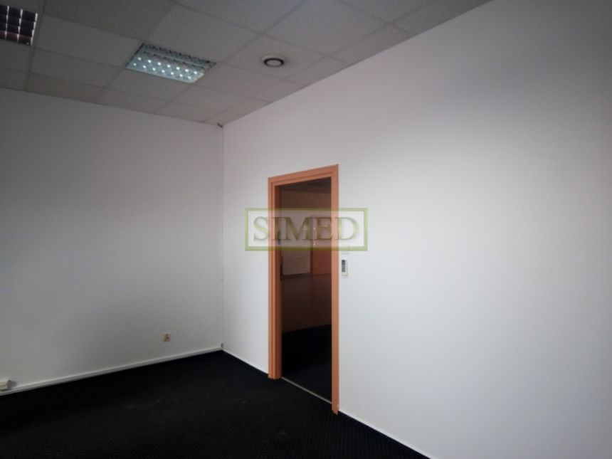 Biuro ochrona winda parking dostęp 24h miniaturka 5