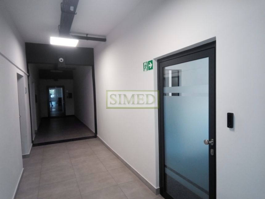 38 m 2 biuro ,dobry dojazd ,parking,dostęp 24h miniaturka 3