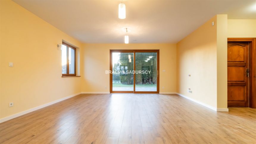 Wysoki standard, ponad 300 m2, 12,5 arowa działka miniaturka 12