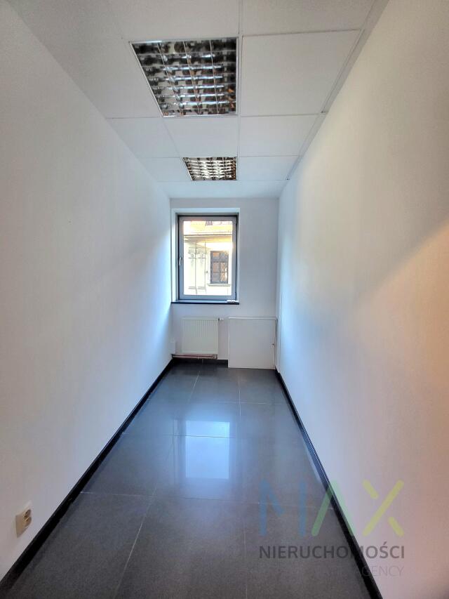 3 pokojowe biuro w centrum. Nowoczesny budynek z windą miniaturka 7