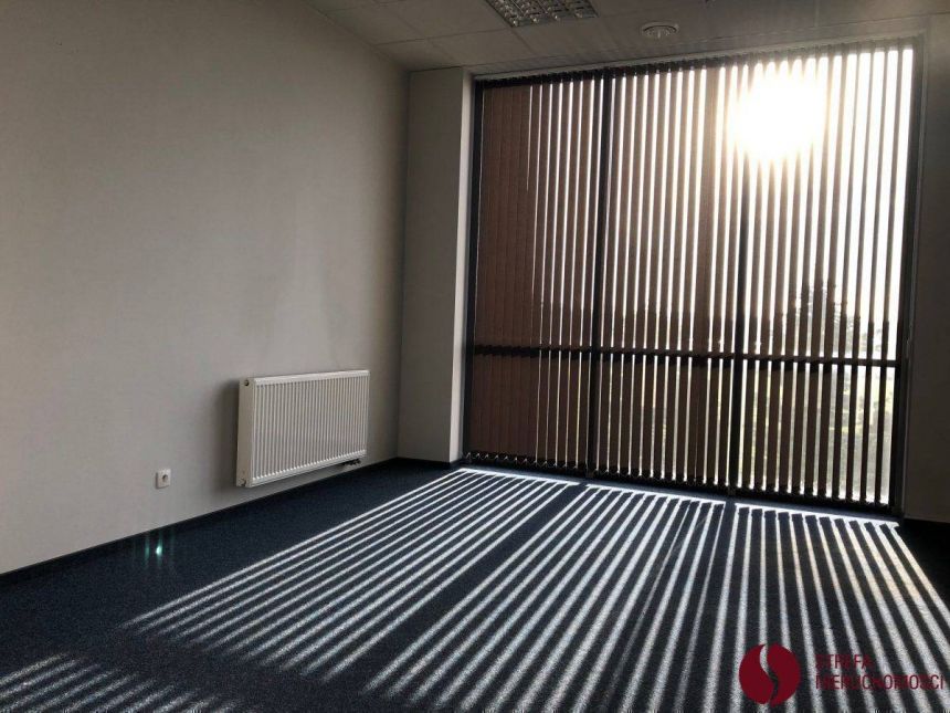 Nowoczesny i przestronny lokal biurowy w Gnieźnie miniaturka 3