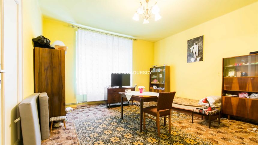 Centrum: przestronne 2-pok. z balkonem i piwnicą!! miniaturka 4