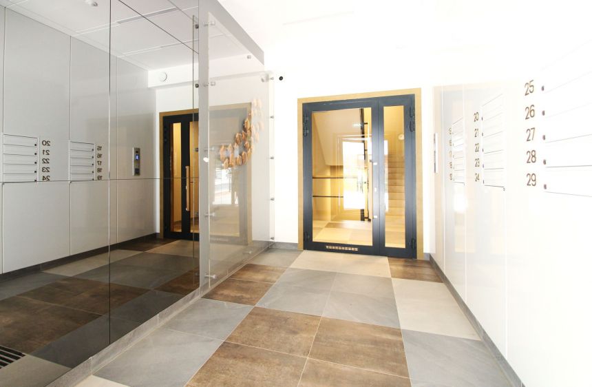 Apartament blisko Starówki- plus miejsce w hali garażowej i komórka lokatorska miniaturka 10
