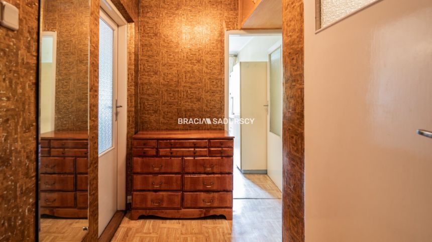 Klasyczne mieszkanie blisko uczelni miniaturka 12