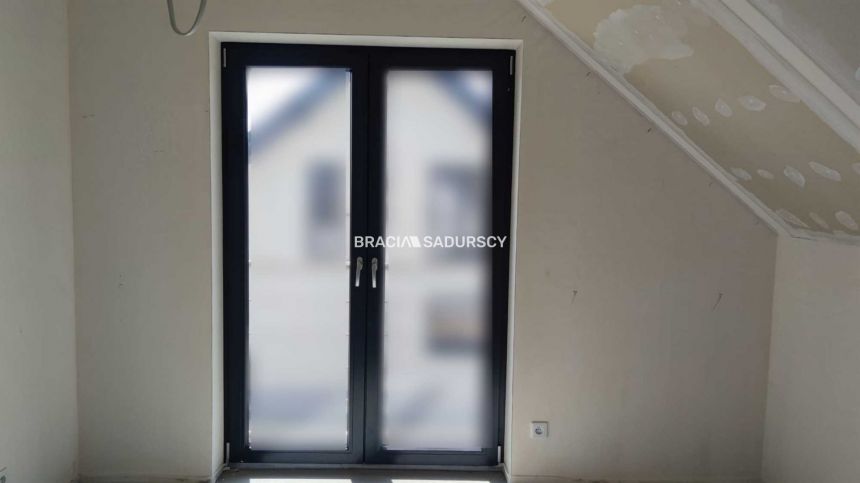 Nowoczesny dom jednorodzinny w Bolechowicach miniaturka 4