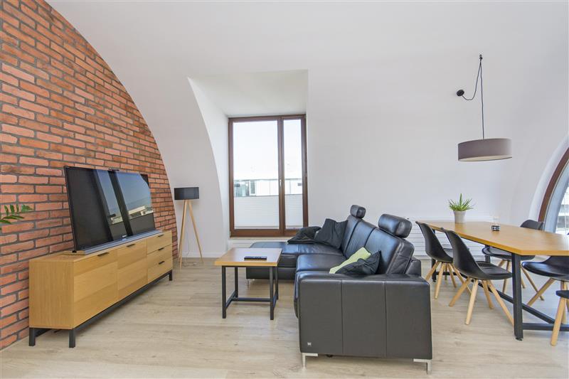 Posiadamy do wynajęcia atrakcyjny apartament o pow miniaturka 2