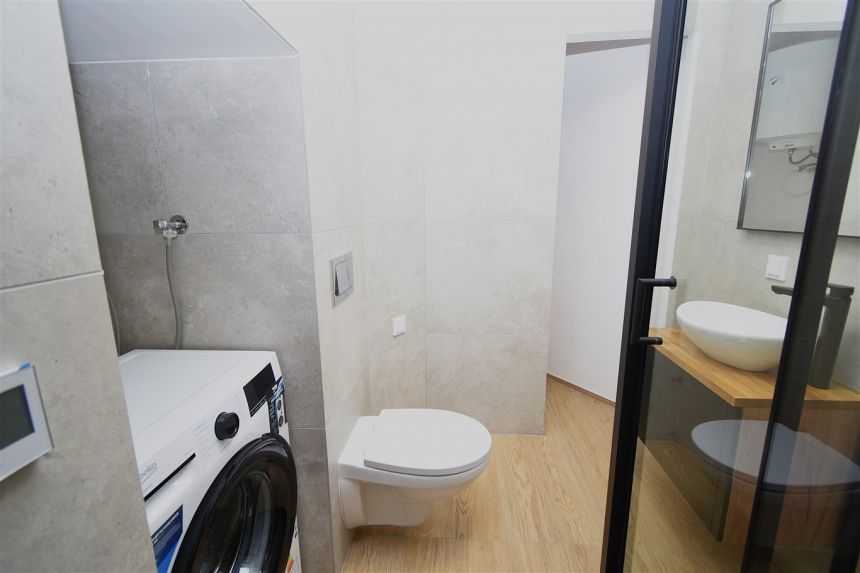 Gliwice Centrum kawalerka z dużą antresolą wynajem miniaturka 12