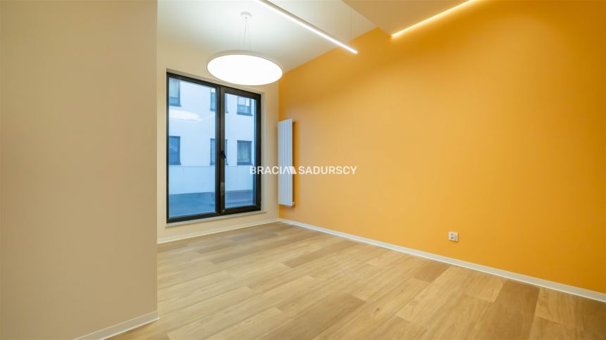 Lokal wykończony/ 108m2/ świetna lokalizacja miniaturka 21