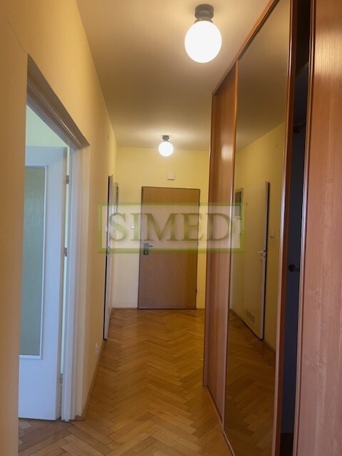 2 pokoje, cisza, blisko metra , dobry dojazd miniaturka 8