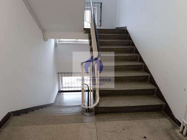 Włochy: biuro 72,20 m2 miniaturka 9