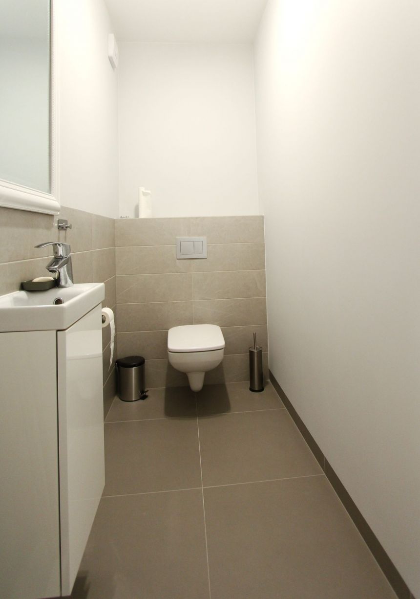 Apartament blisko Starówki- plus miejsce w hali garażowej i komórka lokatorska miniaturka 5