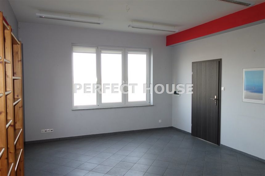 Przy S11 ! Obiekt biurowy 216 m2 miniaturka 8