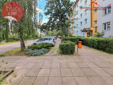 2 pokoje, 1 piętro, oś. zamknięte, parking