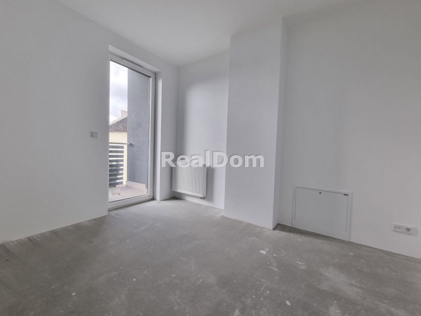 Kraków Mydlniki  4pok taras 2x balkon 2 x parking miniaturka 8