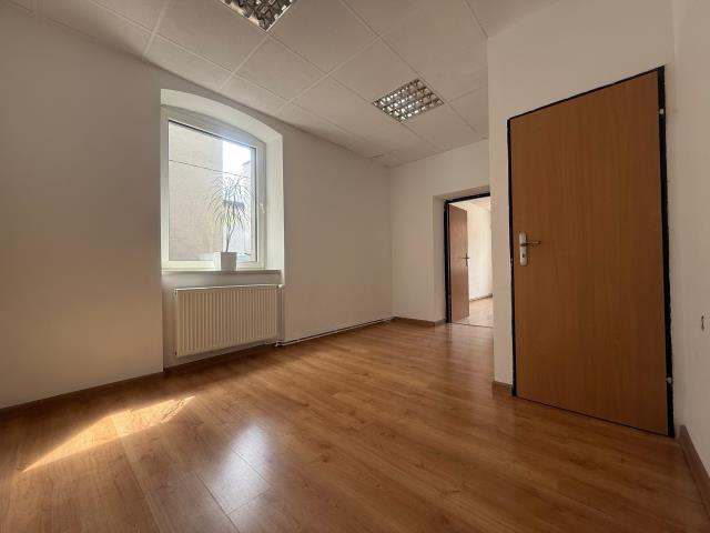 Lokal biurowy w samym centrum - zdjęcie 1