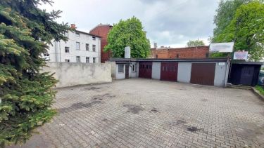Budynek usługowy | teren mieszkaniowy. Warsztat samochodowy.