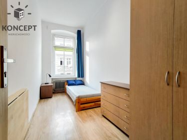 Od 1 września| 4 pokoje | Rozkładowe | Centrum