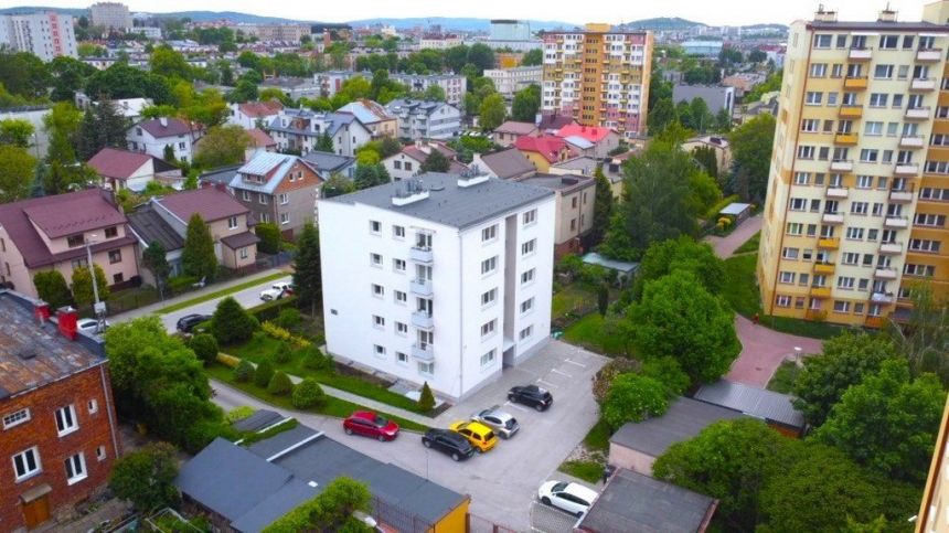 3 pokoje, osobna kuchnia, BALKON, PARKING, KSM miniaturka 2