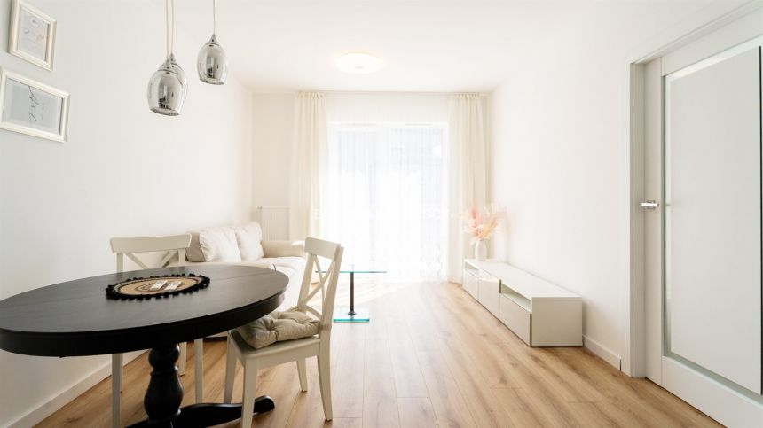 2 pok 40m2 z balkonem i tarasem na dachu budynku miniaturka 13