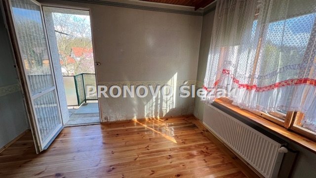 Sprzedam 1/2 domu w centrum Obornik Śląskich miniaturka 2