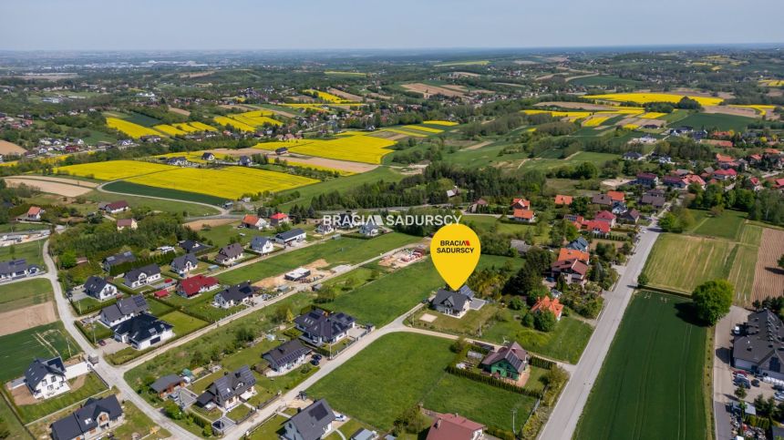 Przestronny dom z potencjałem /6-pok/13 ar/Trąbki miniaturka 36