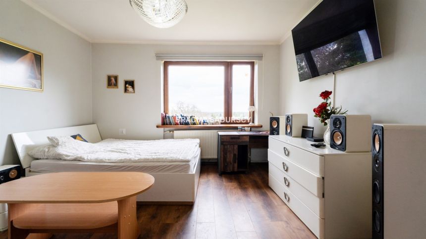 Atrakcyjny dom z działką 1760m2 w Bochni miniaturka 35