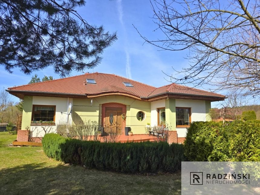 Dom wolnostojący  z 2008r- 184 mkw, działka 1.1 ha - zdjęcie 1