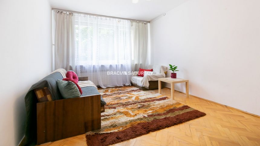 Dwupokojowe mieszkanie z olbrzymim potencjałem! miniaturka 7