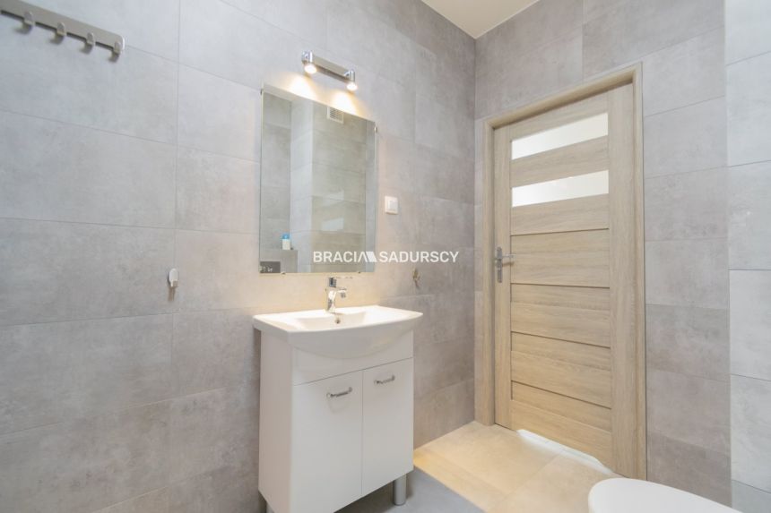 1pok z oddzielną kuchnią/winda/piwnic/balkon/garaż miniaturka 9