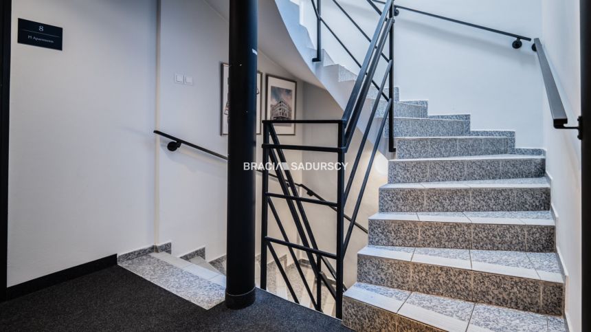 Budynek biurowy, 400m2 miniaturka 31