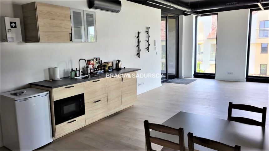 Lokal biurowy 98m2 z klimatyzacją w Bronowicach miniaturka 2
