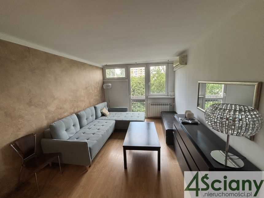 Trzypokojowe mieszkanie w centrum miniaturka 2