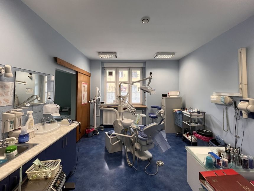 Sprzedam lub wynajmę gabinet stomatologiczny 101m2 miniaturka 4