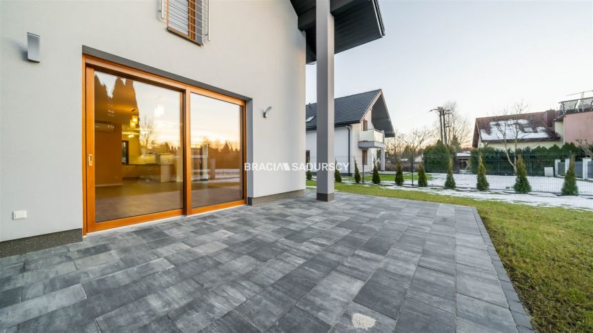 Wysoki standard, ponad 300 m2, 12,5 arowa działka miniaturka 21