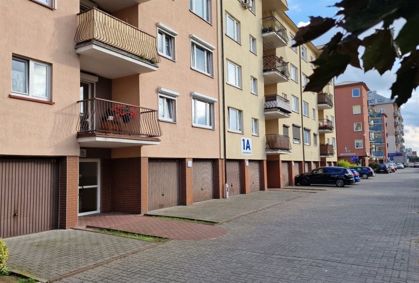 Trzypokojowe z dużą piwnicą /4,1 m2/ - zdjęcie 1
