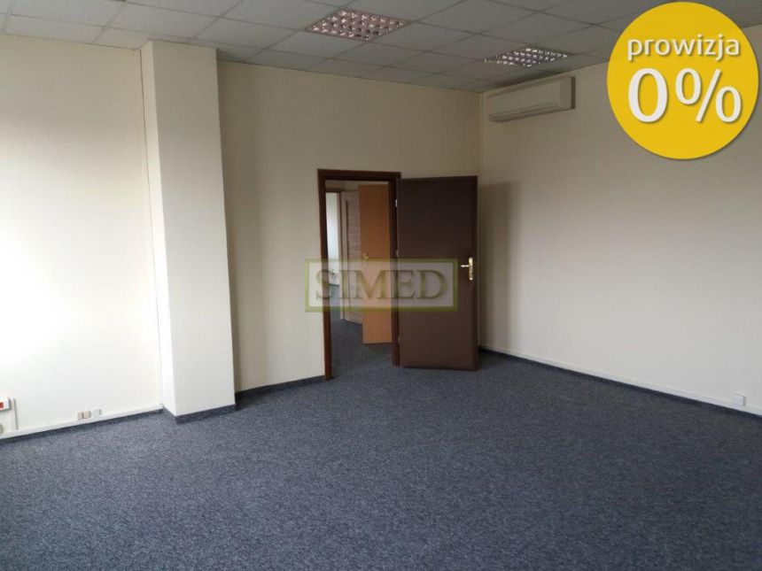 Pokój ok 50 m 2 ,ochrona, monitoring, parking miniaturka 1
